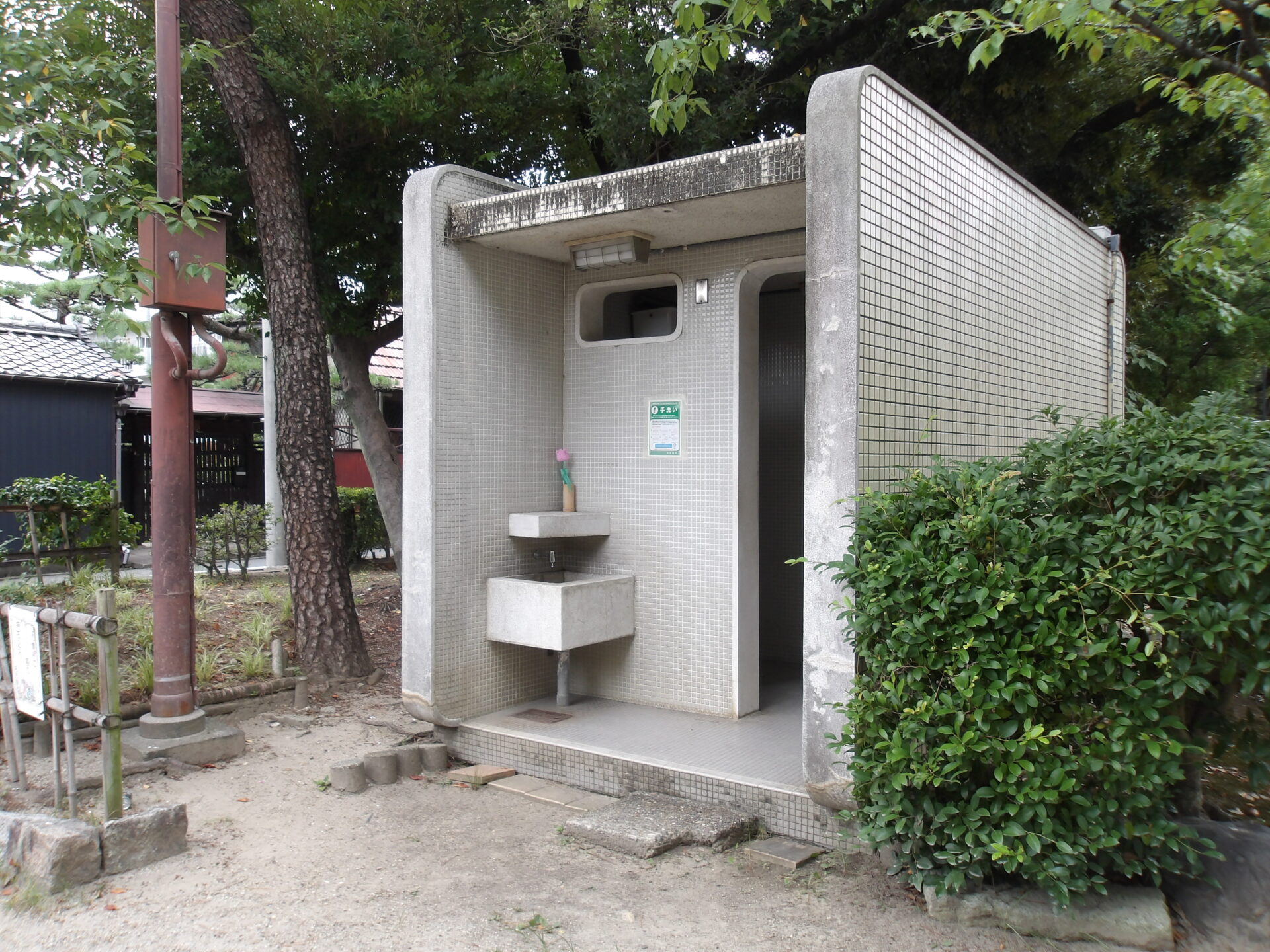 鶴舞公園　桜　トイレ